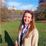 Profesora de inglés con 22 años de experiència. Actualmente en secundaria y con experiencia con adultos y empresas. Un año en EUA